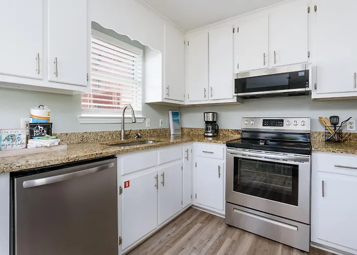 Apartment Blue Lagoon At Little Lagoon By Youngs Suncoast